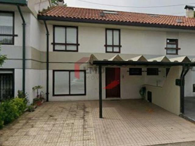 MORADIA T3 TERRAÇO, ANEXO E ESTACIONAMENTO | SENHORA DA HORA, MATOSINHOS