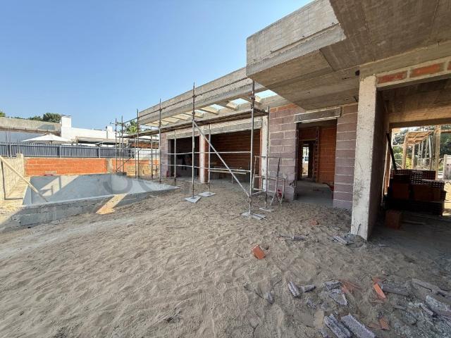 Moradia T3 Térrea Azeitão Lote de 380 m2 Piscina e Garagem 128m² Azeitão São Lourenço e São Simão