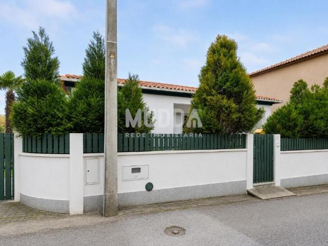 Moradia T3 Térrea com Excelente Espaço Exterior e Anexo T1 – Salreu, Estarreja