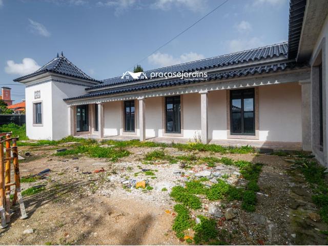 Moradia T3 Térrea com Jardim e Garagem