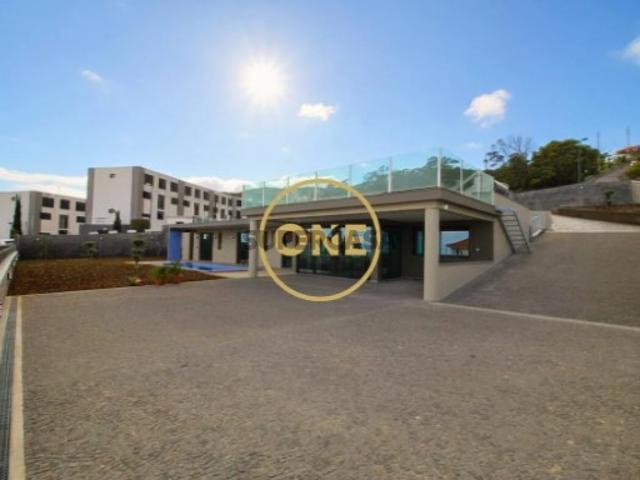 Moradia T3 térrea com piscina e vista mar definitiva