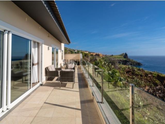 Moradia T3 térrea com piscina e vista mar Praia dos Reis Magos