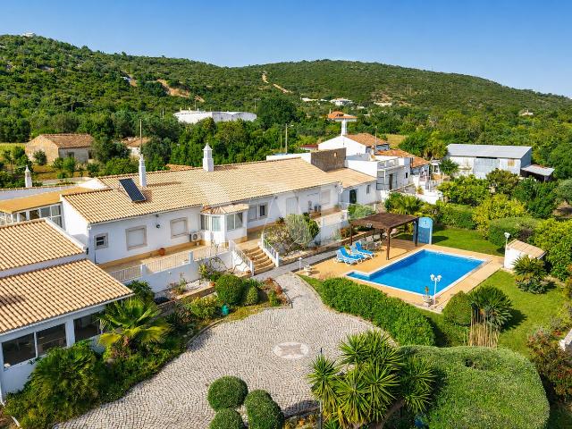 Moradia T3 Térrea com Piscina e Vista Panorâmica sobre o Campo, São Brás de Alportel