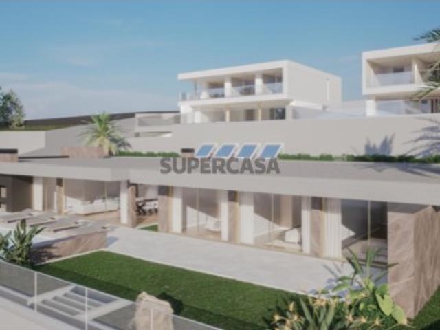 Moradia T3 térrea com piscina na Calheta