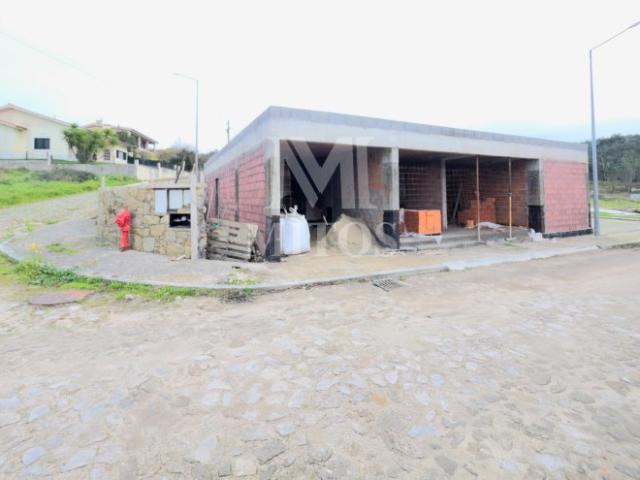Moradia T3 Térrea com piscina, situada em Vilar de Mouros Caminha