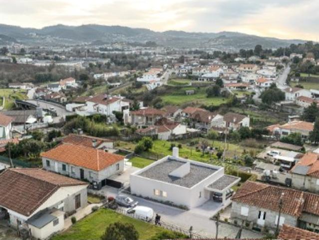 Moradia T3 Térrea com Projeto Aprovado Moreira de Cónegos, Guimarães