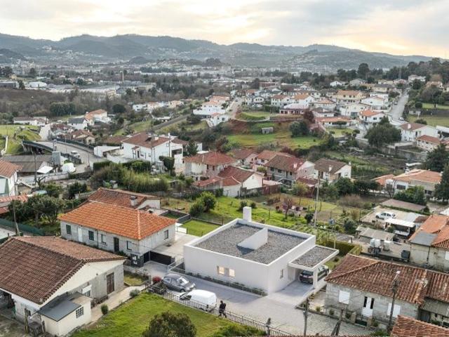 Moradia T3 Térrea com Projeto Aprovado Moreira de Cónegos, Guimarães