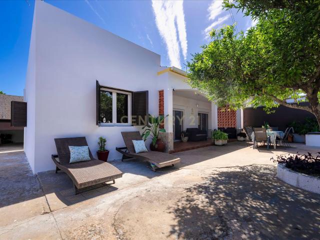 Moradia T3 Térrea com Quintal, Alpendre, Garagem e Anexo 103m² Quelfes