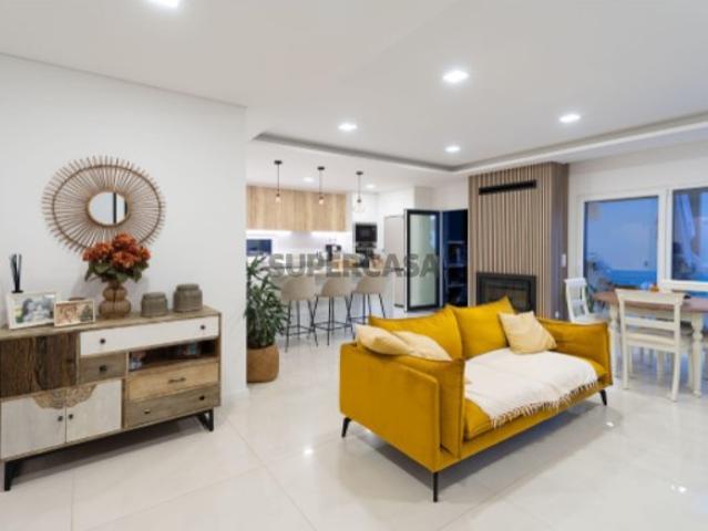 Moradia T3 Térrea de Gaveto com Piscina, Domótica e Espaço Exterior | Fernão Ferro