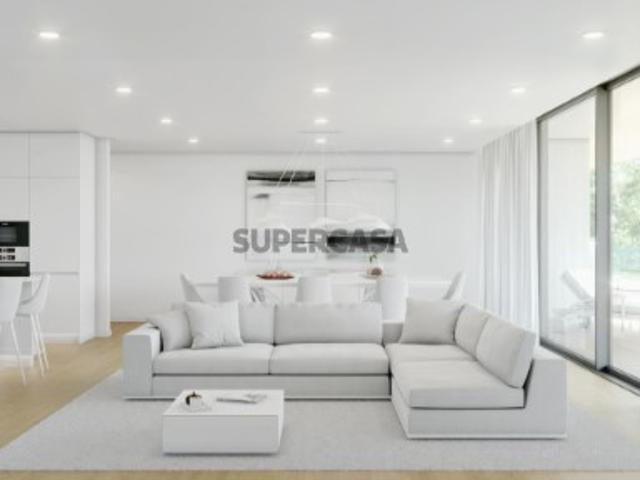 Moradia T3 Térrea de Luxo com Vista Mar com terreno de 1340m2 Calheta, Ilha da Madeira