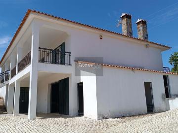 Moradia T3 térrea e isolada com garagem 18000 m2 de terren. 210m² Morais