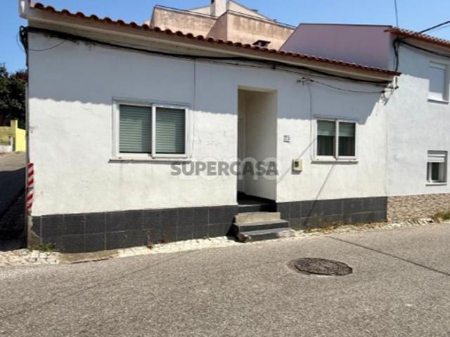 Moradia T3 Térrea, em Fala, São Martinho do Bispo