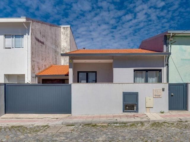 Moradia T3 Térrea Renovada em Perafita 74m² Perafita, Lavra e Santa Cruz do Bispo