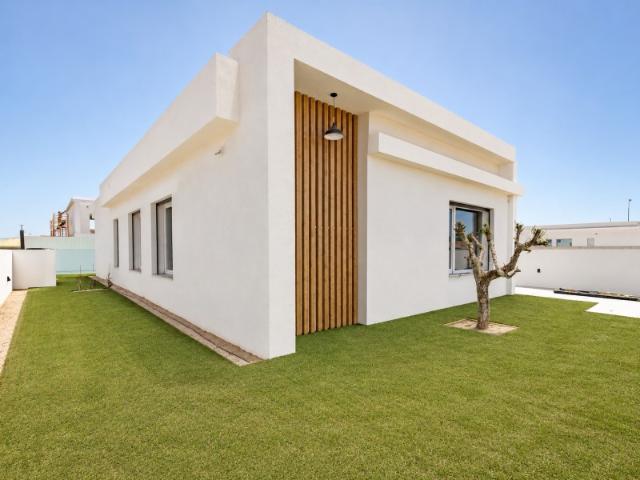 Moradia T3 Térrea NOVA com Piscina | Azeitão