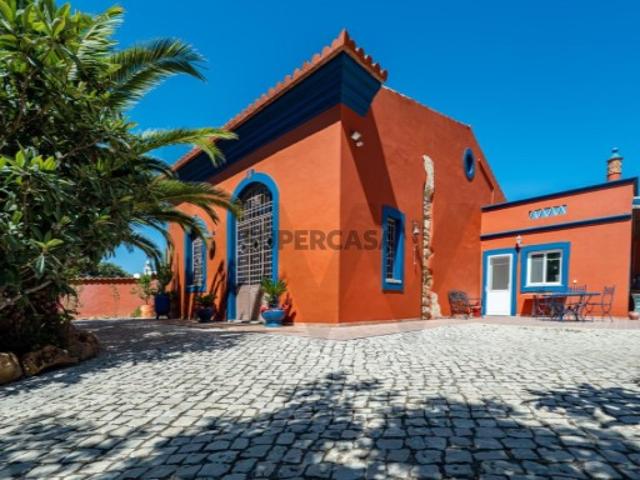 Moradia T3 + Terreno com Potencial de Rendimento em Quelfes, Olhão