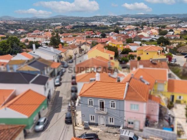 Moradia T3 totalmente recuperada Lameiras, Sintra
