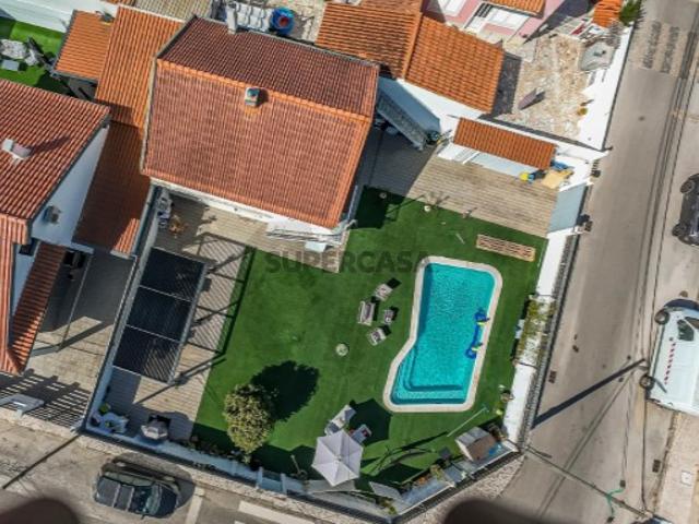 Moradia T3 Totalmente Remodelada com Piscina | Quinta do Conde