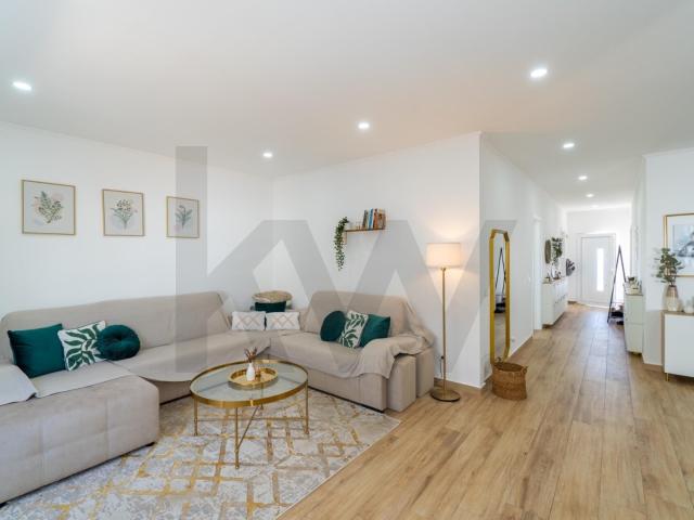 Moradia T3 Totalmente Remodelada em 2025 com 528 m² de Terreno | Azinhal, Castro Marim