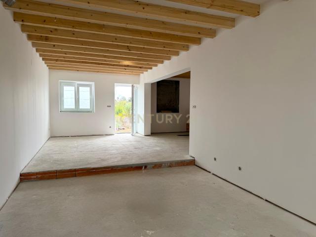 Moradia T3 totalmente remodelada | Lote 1.933m² | Alhadas, Figueira da Foz