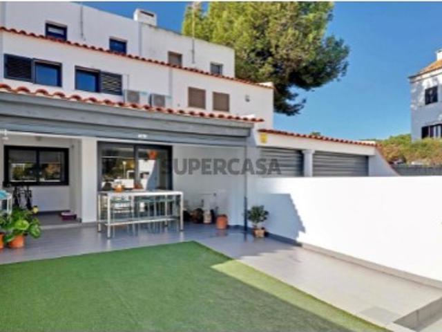 Moradia T3 Triplex a 100m da Marina de Vilamoura, Algarve