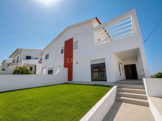 Moradia T3 com vista para o Castelo de Óbidos
