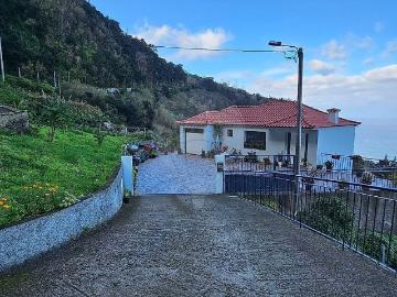 ? Moradia T3 Vista Deslumbrante – Ponta Delgada, Madeira 164m² Ponta Delgada