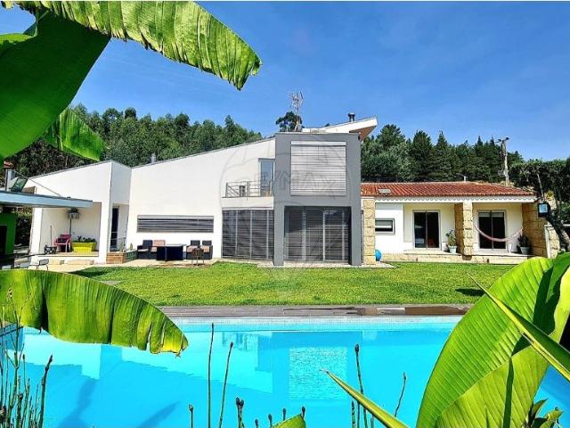 MORADIA T3, 1.000 M2 DE TERRENO, ESCRITÓRIO, SALÃO DE JOGOS. 0m² Vieira Do Minho