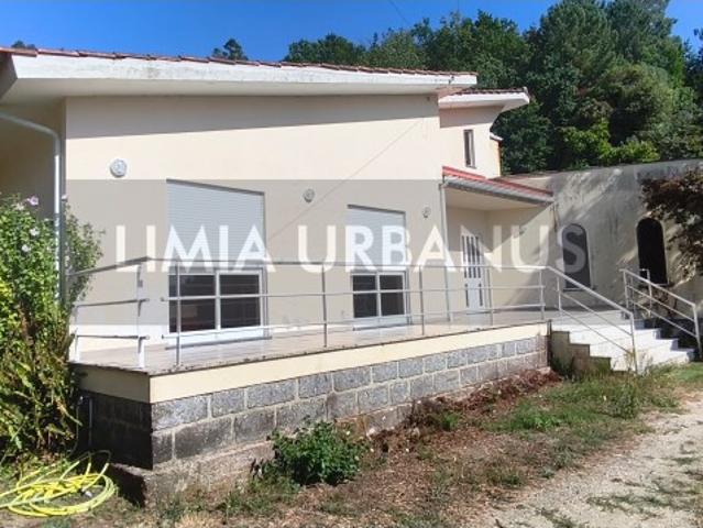 MORADIA T4 | 2.300 m² DE TERRENO | SANTA CRUZ DO LIMA