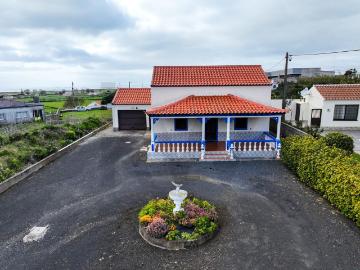 Moradia T3 + 2 Apartamentos T1+1