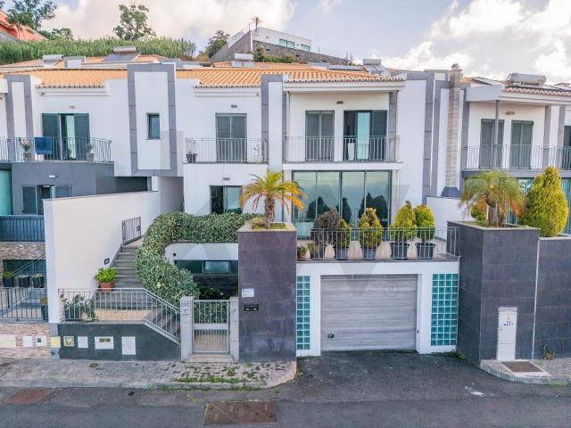 Moradia T3 333m² Santo António Funchal