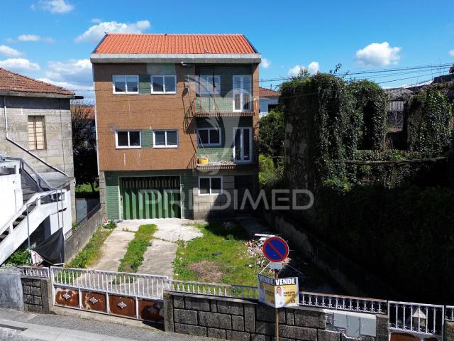 Moradia T3 +3 no centro da Lixa