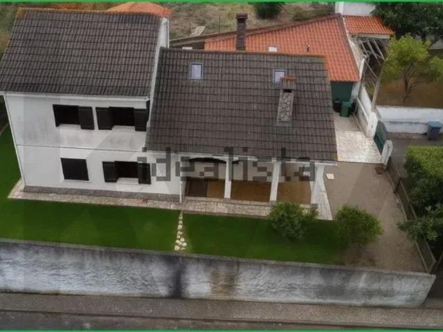 Moradia T3 + 4 Pinhal Vidal Corroios Lisboa 170m² Corroios