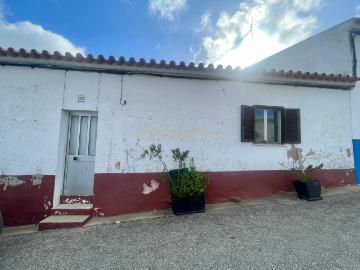 Moradia T 1+1 nas Alcaçovas Exelente oportunidade para remodelar