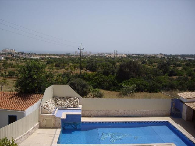 Moradia T 14 Com piscina, ideal para Hostel ou Lar, em Albuf. 0m² Albufeira e Olhos de Água