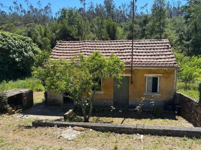 Moradia T 2 para recuperação, Santiago de Litém, Pombal