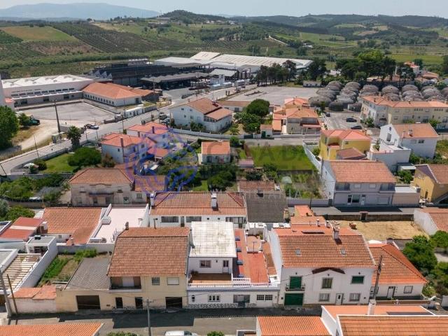 Moradia térrea T3 com garagem fechada em Cintrão, Bombarral 66m² Bombarral e Vale Covo