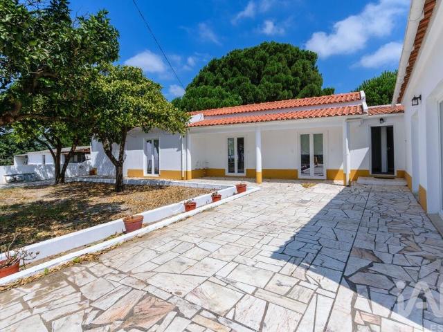 Moradia térrea T3 em Coruche, Fajarda e Erra de 92,4 m²