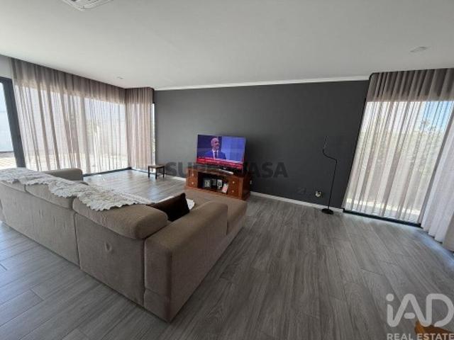 Moradia térrea T3 em Grândola e Santa Margarida da Serra de 167,8 m²