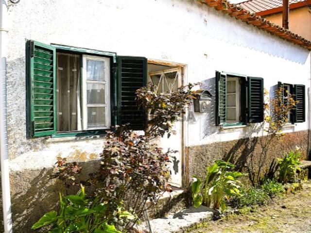 Moradia Térrea T2, em Lapa do Lobo