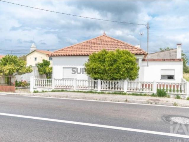 Moradia térrea T3 em Maceira de 108 m²