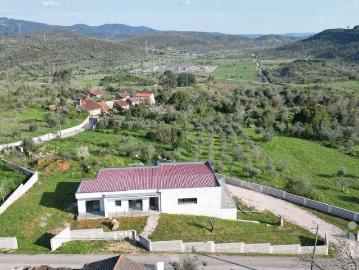 Moradia térrea T3 em São Miguel, Santa Eufémia e Rabaçal de. 396m² Penela São Miguel
