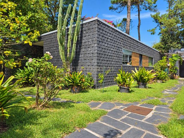 MORADIA TÉRREA T3 | NUA PROPRIEDADE | JARDIM | GARAGEM | 4 FRENTES | MINDELO | VILA DO CONDE