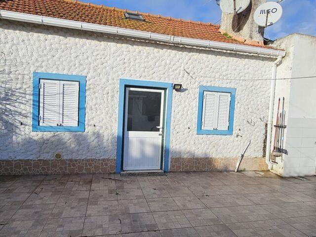 Moradia térrea T1 em Cela de 75 m² 75m² Cela
