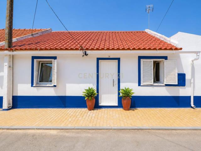 Moradia Térrea T2+1 renovada com poço, anexo e árvores de fruto em Casebres