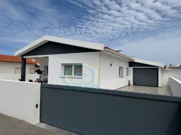 Moradia Térrea T2 com garagem e quintal situada a 400m da pr. 0m² A dos Cunhados e Maceira