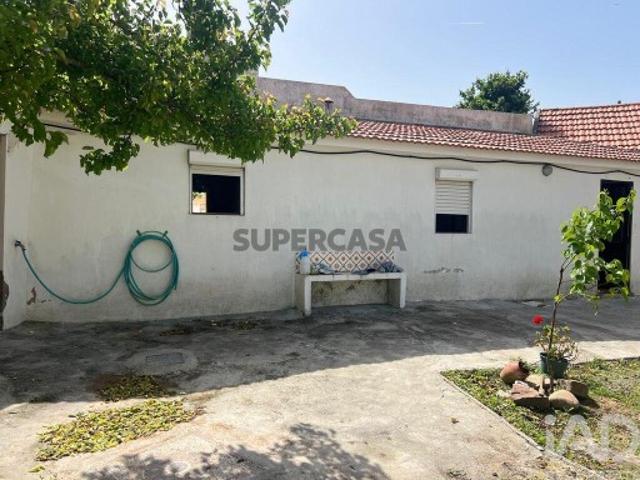 Moradia térrea T2 em Lamas e Cercal de 64 m²