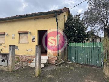 Moradia térrea T2 em lote de 450 metros, com grande potencial