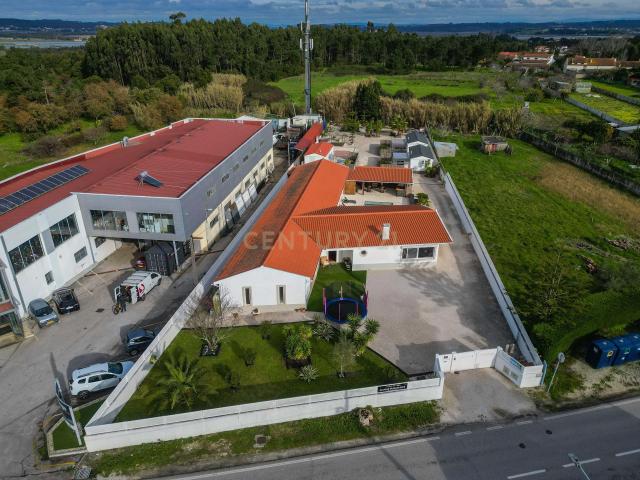 Moradia Térrea T4 com Piscina e Alojamentos Independentes | Figueira da Foz