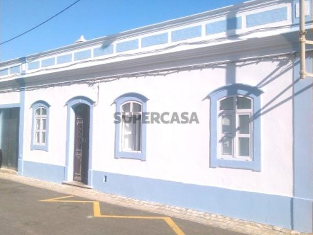 Moradia Térrea T4 de Charme Tradicional com Excelente Localização em Cabanas de Tavira
