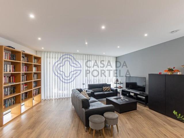 Moradia Térrea T4 de Excelência | Conforto, Privacidade e Modernidade a poucos minutos do Porto ✨